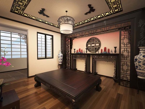 Phòng khách phong cách truyền thống với bàn gỗ, lò sưởi và bình gốm trang trí.