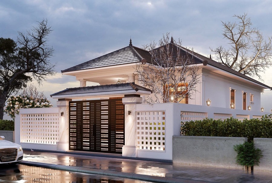Nhà mái nhật hiện đại, cổng gỗ lớn, sân vườn xanh mát, ánh sáng dịu nhẹ, buổi hoàng hôn.