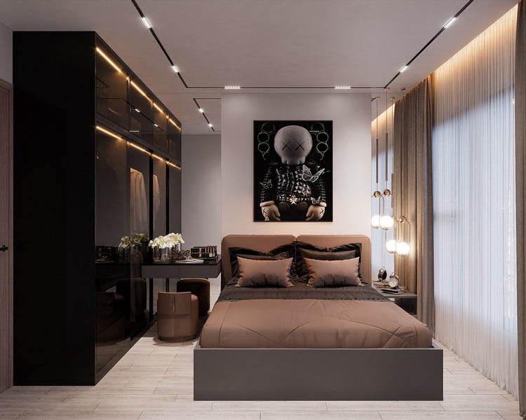 Phòng ngủ sang trọng với giường nệm nâu, đèn trang trí và tranh tường nghệ thuật.