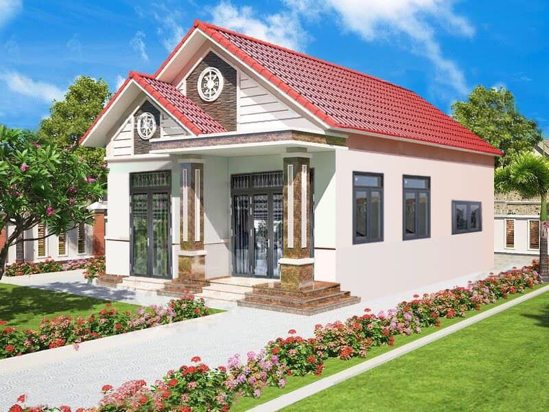 Ngôi nhà cấp 4 với mái ngói đỏ, sân vườn xanh mát, hoa rực rỡ và bầu trời xanh.