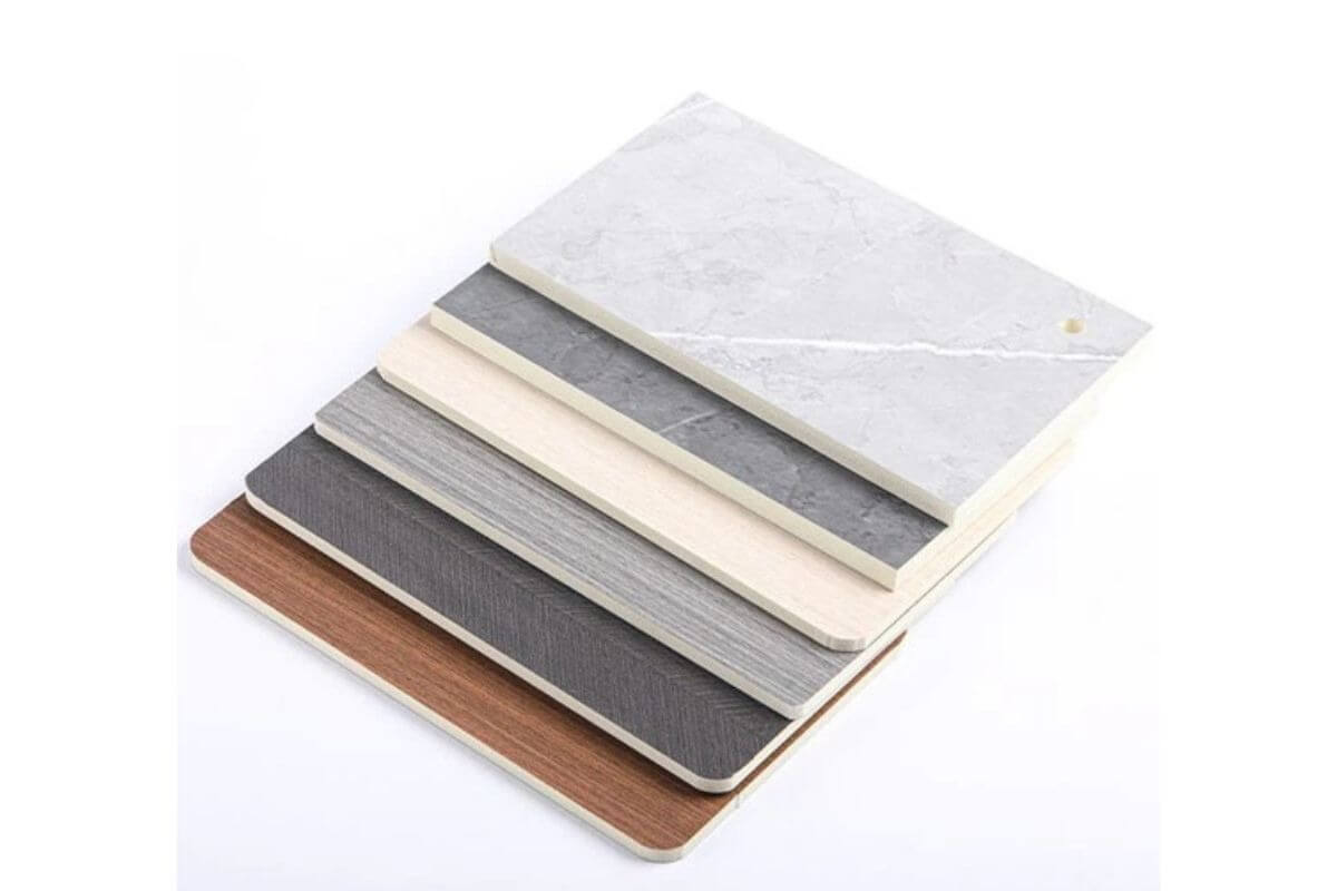 140pd2eghzo9bkwj58a3 Mẫu tấm vật liệu nhiều màu sắc xếp chồng, dùng cho thiết kế nội thất và trang trí.