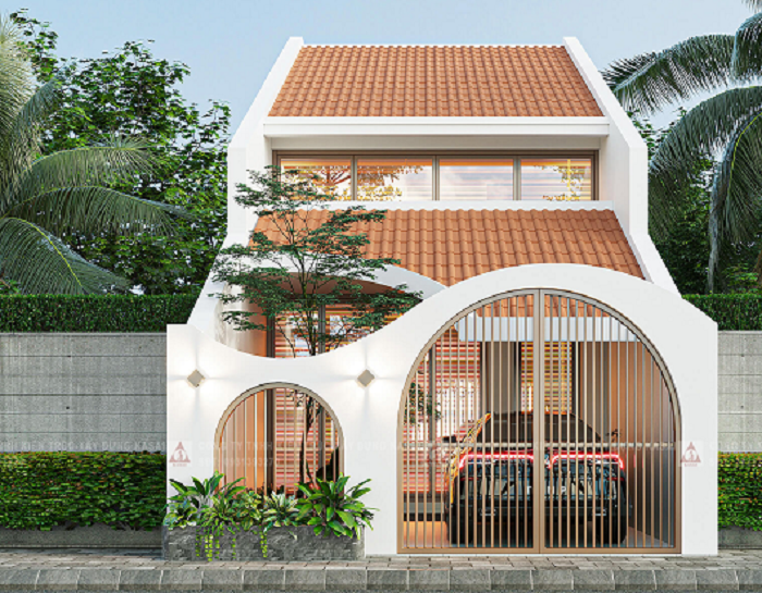 Ngôi nhà một tầng với mái đỏ, sân trước trồng cây xanh, cửa sắt lớn, phong cách hiện đại.