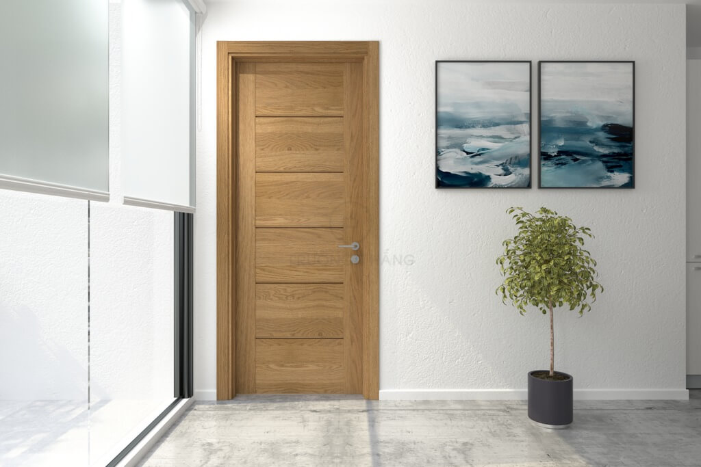 Cửa gỗ màu sáng trong phòng hiện đại với cây xanh và tranh treo tường màu xanh nước biển.