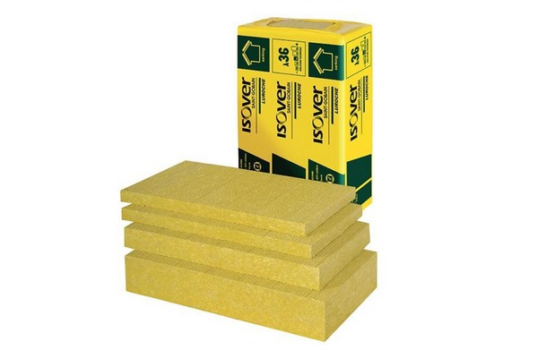 Cách âm và cách nhiệt bằng bông khoáng Isover, có thiết kế dạng tấm màu vàng và bao bì đặc trưng.