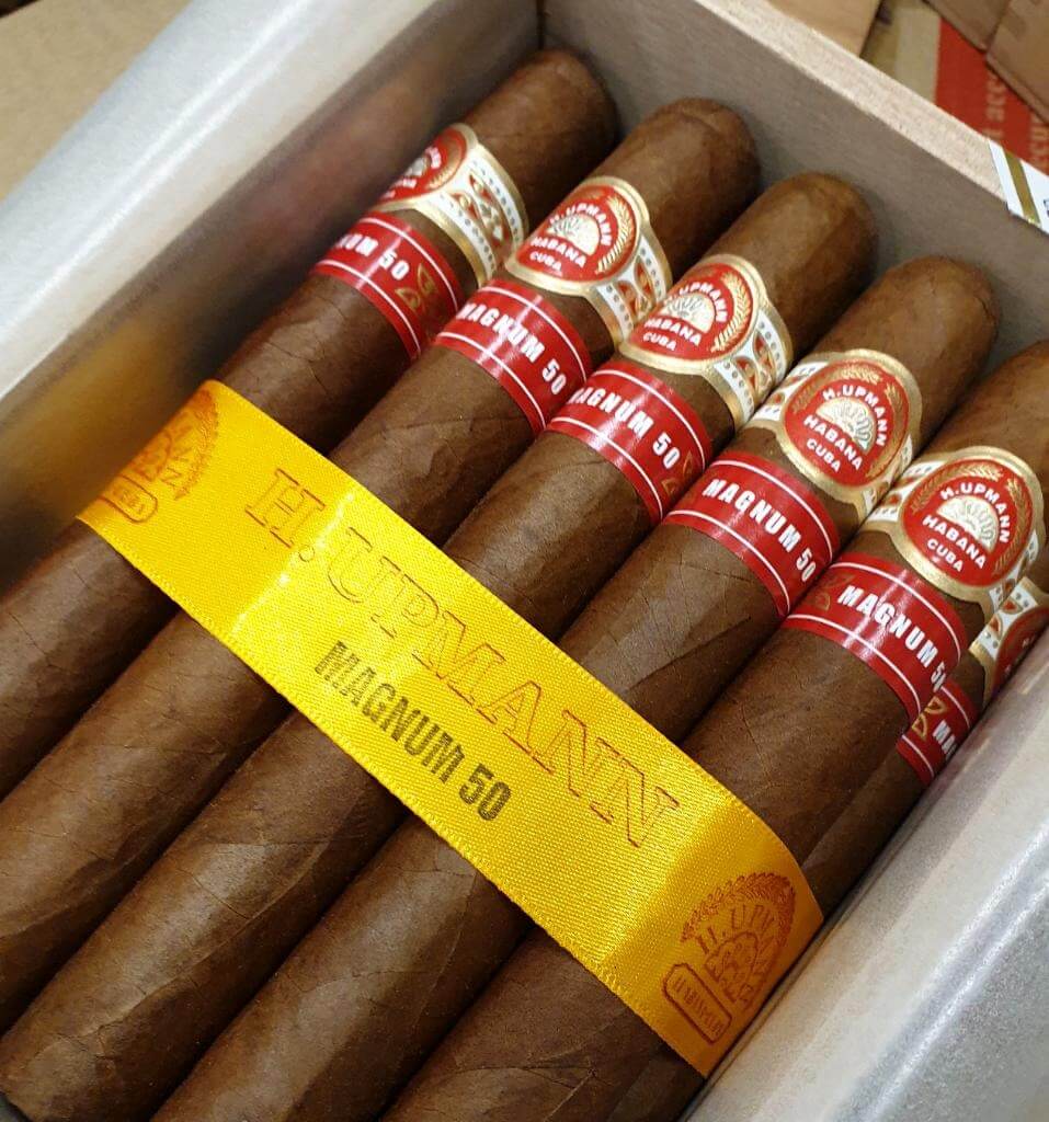 các loại xì gà cuba ngon nhất bao gồm H. Upmann Magnum 50