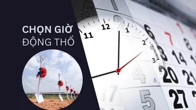 chon-ngay-gio-dep-de-dong-tho Chọn giờ động thổ: Hình ảnh đồng hồ, lịch và cờ trên cọc đánh dấu vị trí xây dựng.