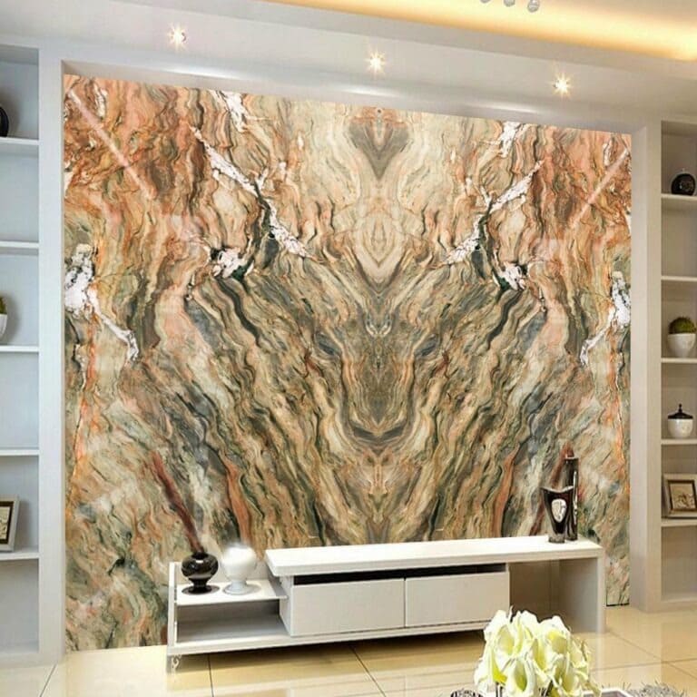 Bức tường đá cẩm thạch vân màu cam và nâu trong phòng khách hiện đại với kệ trắng và cây trang trí.