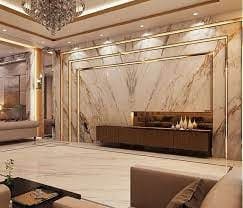 Phòng khách sang trọng với nội thất đẳng cấp, trần cao và ánh sáng ấm áp, tạo không gian thoải mái và hiện đại.