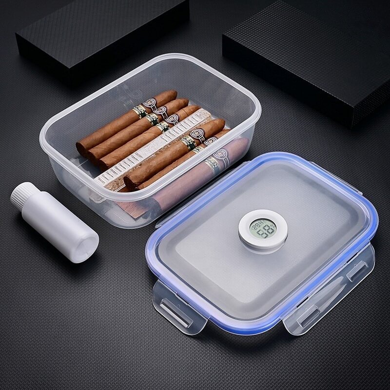 Dùng hộp nhựa kín bảo quản xì gà khi không có tủ chuyên dụng