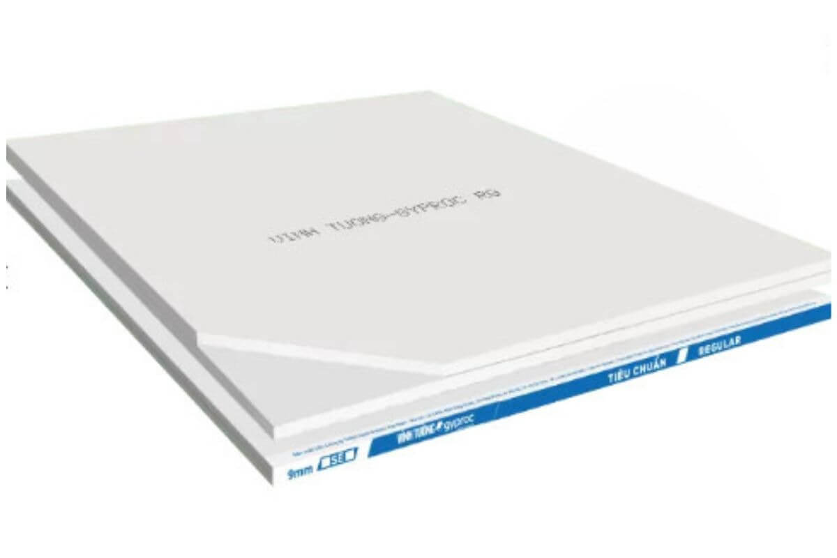 Tấm thạch cao tiêu chuẩn 9mm, bề mặt phẳng mịn, khối lượng nhẹ, dùng trong xây dựng và trang trí nội thất.