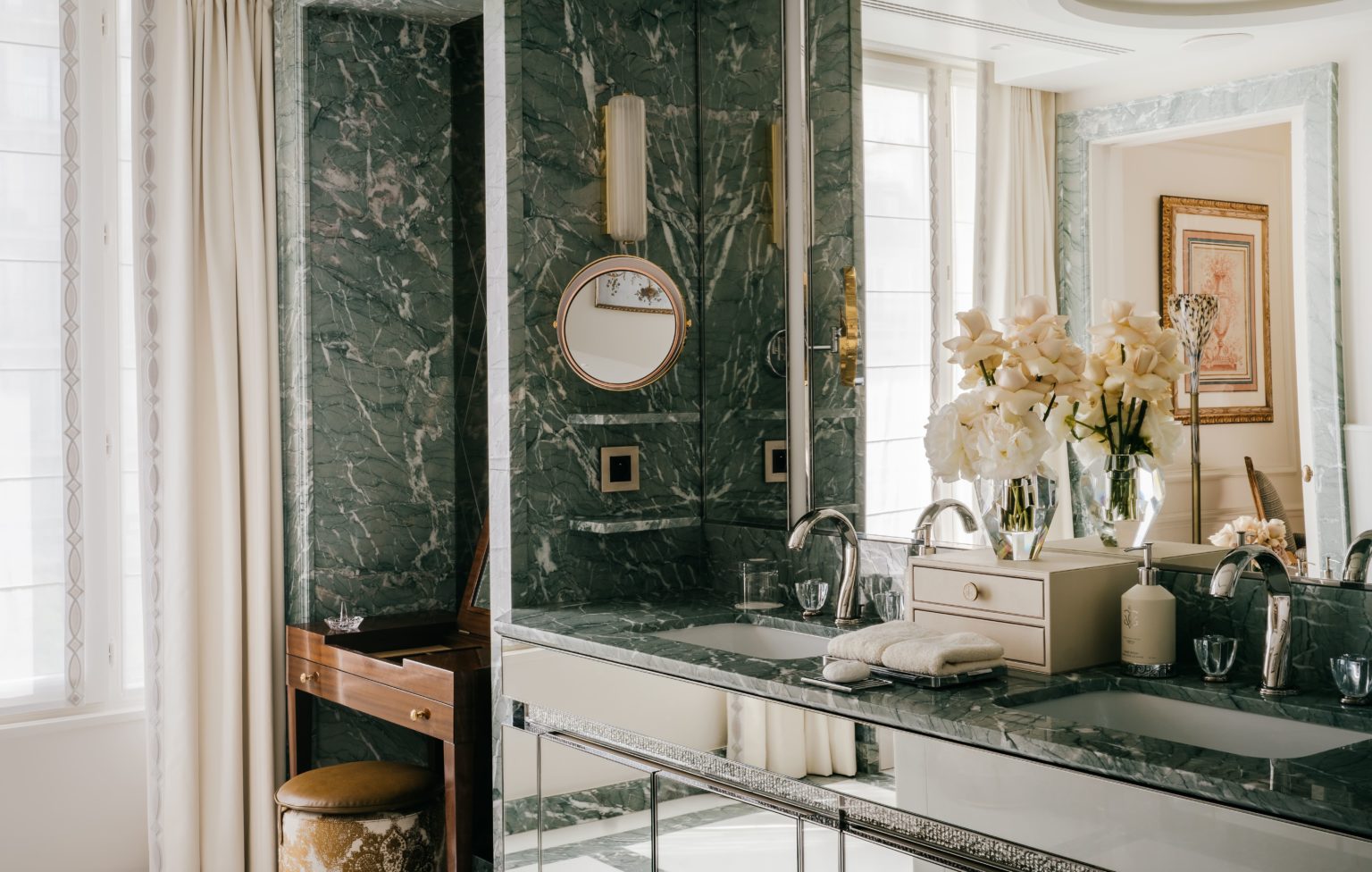 four_seasons_george_v_tristan_auer_-c-_amaury_laparra_hd-24-1-e1738251046494-1536x976-1