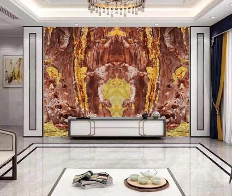 Phòng khách sang trọng với bức tường đá hoa cương độc đáo màu nâu và vàng, nội thất tinh tế.