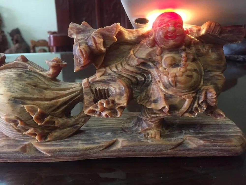 Gỗ huyết long có tác dụng gì khi ứng dụng vào sản xuất nội thất?