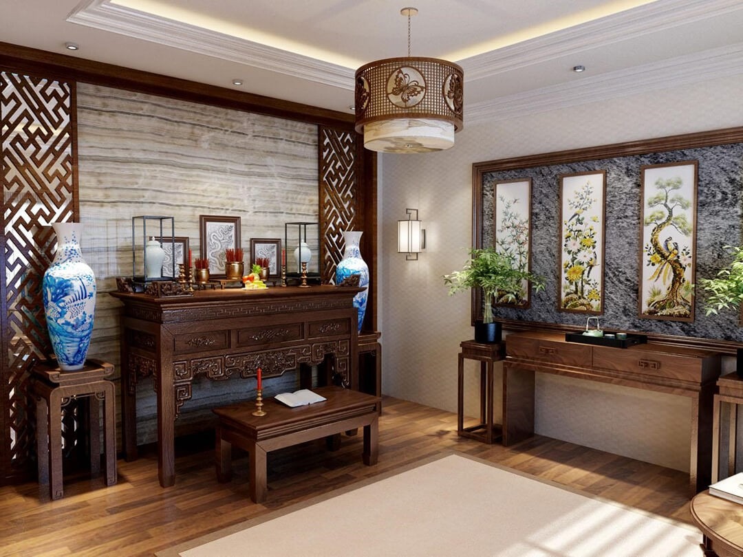 Phòng thờ truyền thống, nội thất gỗ chạm khắc, bình gốm xanh, tranh treo tường, đèn lồng trang trí, sàn gỗ.