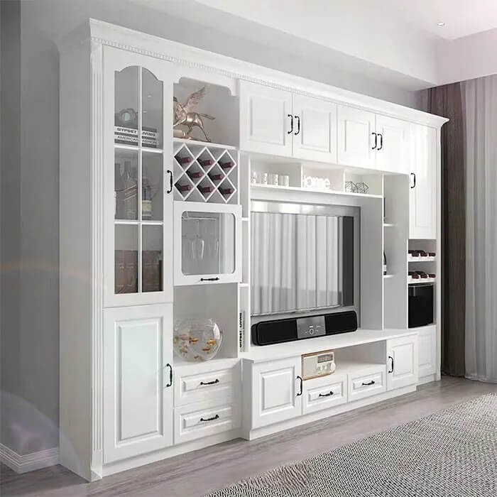Kệ tivi trắng hiện đại với kệ trưng bày và ngăn kéo chức năng, trang trí phòng khách tinh tế.