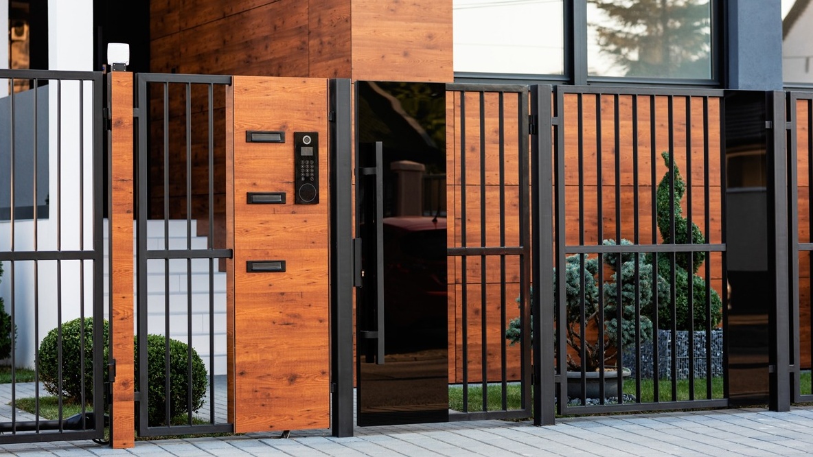 mau-cong-nha-ket-hop-sat-va-go-cropped Mẫu cổng nhà kết hợp sắt và gỗ