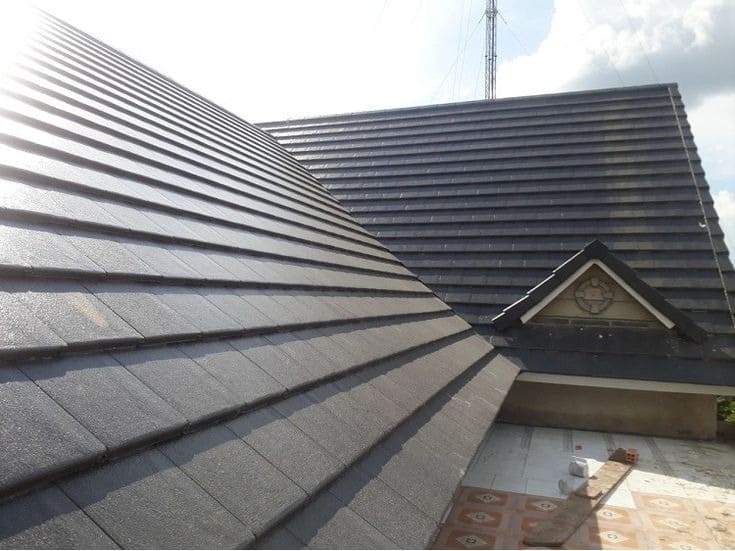 Nhà mái ngói phẳng