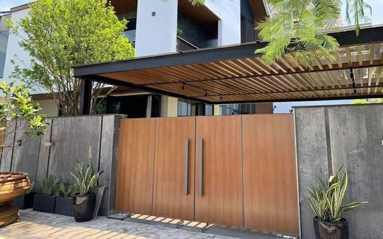 Mẫu thiết kế cổng nhà vườn đẹp