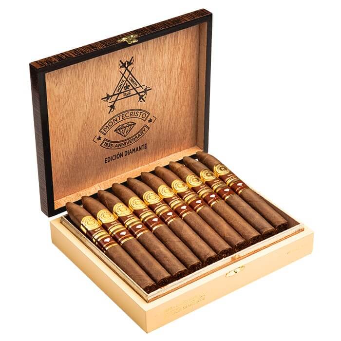 montecristo-mot-trong-so-cac-hang-xi-ga-noi-tieng-ban-chay-tren-toan-cau Montecristo: một trong số các hãng xì gà nổi tiếng, bán chạy trên toàn cầu