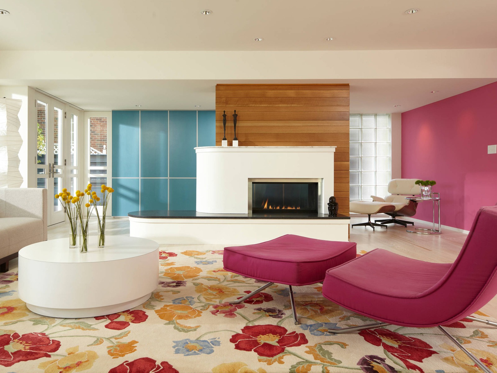 noi-that-phong-khach-menh-hoa-uu-tien-mau-do-tim-hong Nội thất phòng khách mệnh Hỏa ưu tiên màu đỏ, tím hồng