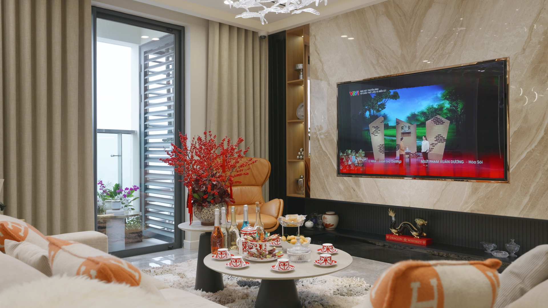 p1087682-00_02_29_17-still016-1