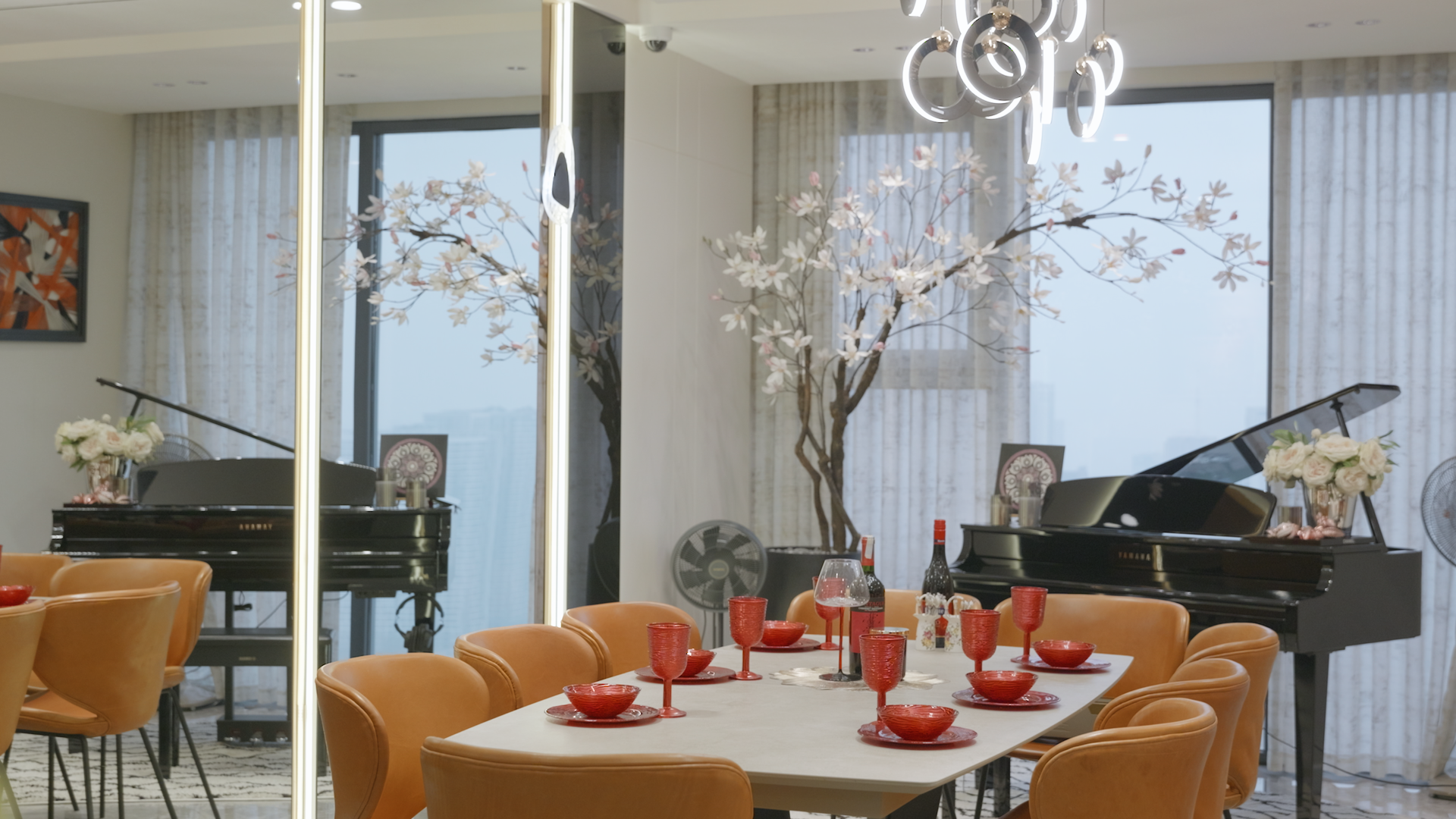 p1087682-00_18_44_14-still107