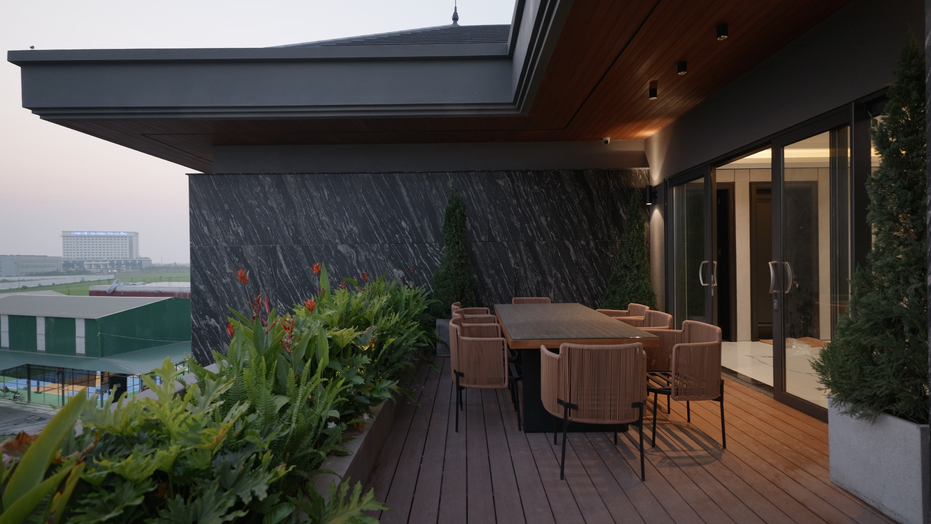 p1089940-mov-04_33_45_19-still001