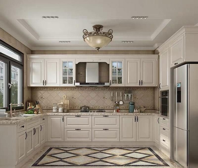 phong-bep-nha-ong-4m-6-1 Nhà bếp phong cách hiện đại với tủ trắng, bếp nấu và tủ lạnh inox, tạo dựng không gian sang trọng và tiện lợi.