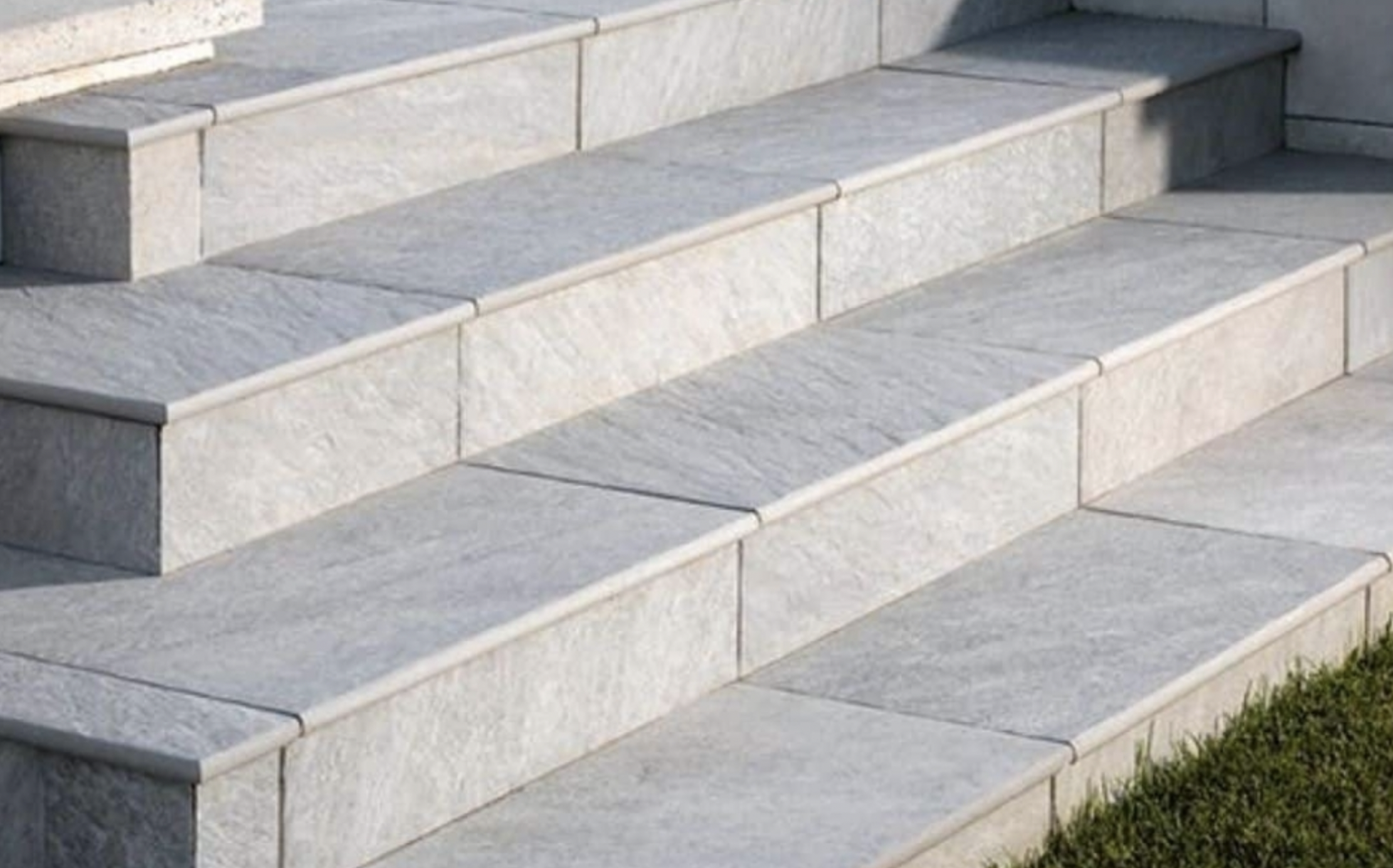 phuong-phap-tinh-chieu-cao-bac-tam-cap-dua-tren-kich-thuoc Cầu thang đá cẩm thạch ngoài trời, thiết kế hiện đại và bền bỉ.