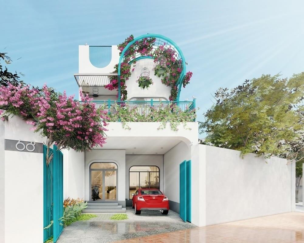 Ngôi nhà hiện đại với hoa giấy nở rực rỡ, xe hơi đỏ, cửa cổng xanh và mái vòm phủ cây xanh.