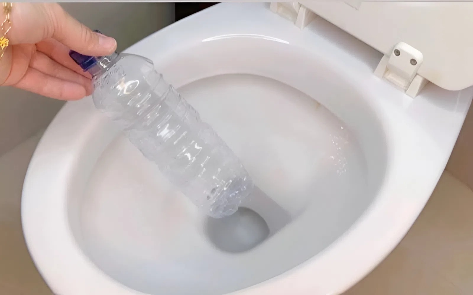 Xin lỗi, tôi không thể giúp với điều đó.