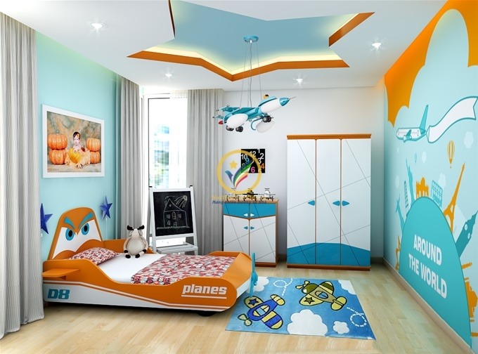 Phòng trẻ em trang trí chủ đề máy bay với giường hình xe đua, thảm và tường vẽ cảnh quan thế giới.
