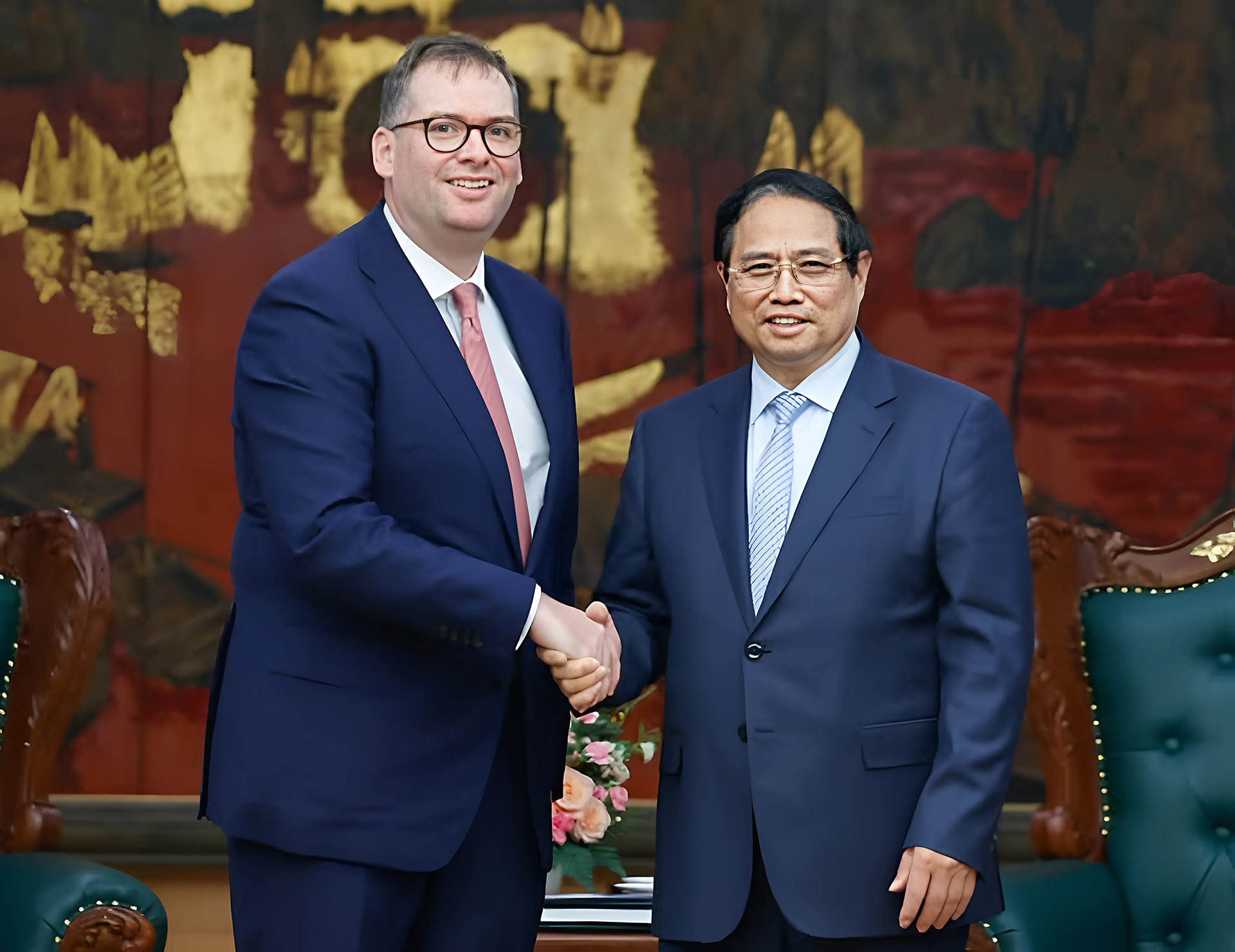 Thủ tướng Phạm Minh Chính tiếp ông Charles James Boyd Bowman, Tổng Giám đốc dự án của tập đoàn Trump Organization. 