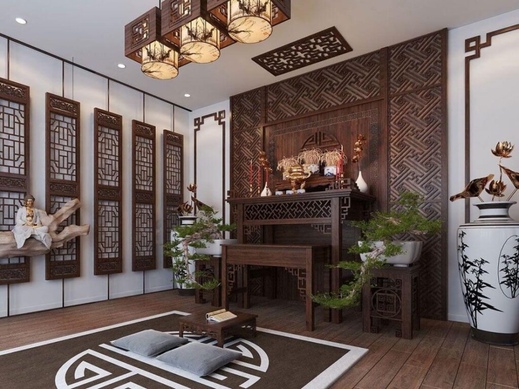Phòng thờ gỗ truyền thống, trang trí tinh tế với bàn thờ, bình sứ và cây cảnh.
