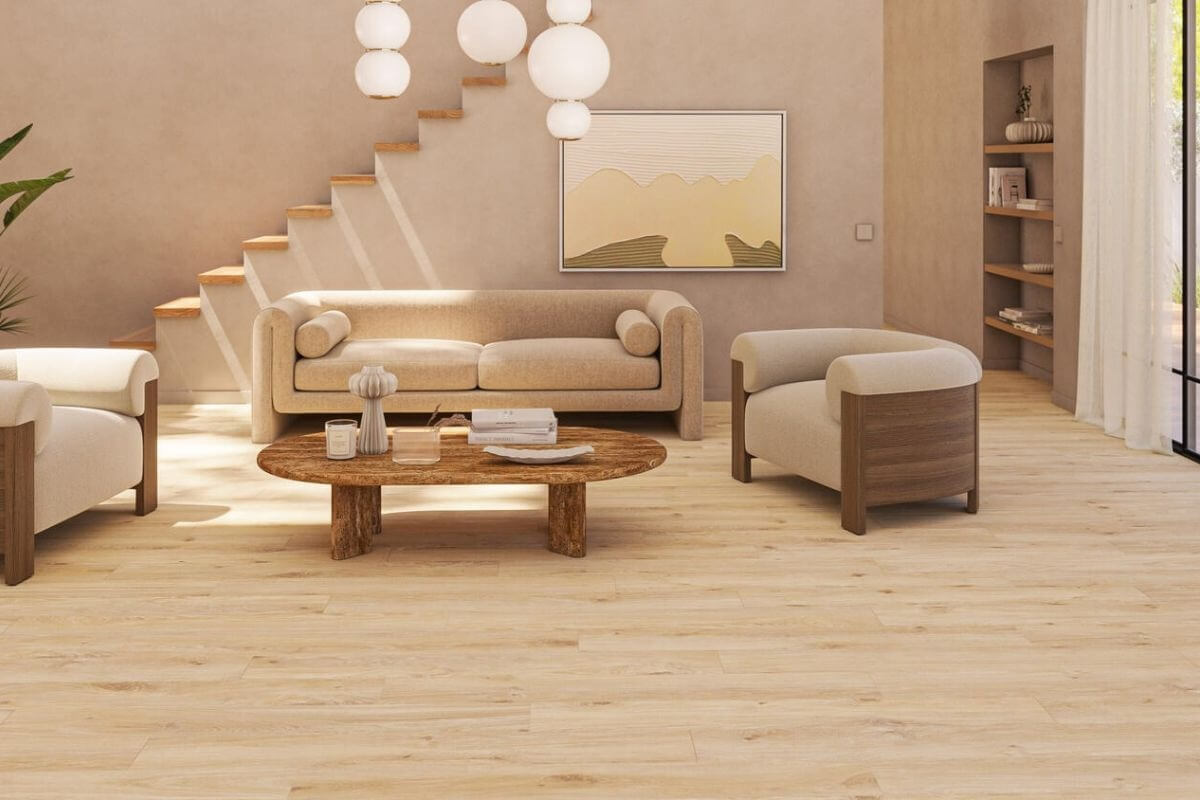 wvayc2qk15j3pgblm6ro Phòng khách hiện đại với ghế sofa màu be, bàn gỗ và tranh treo tường.ánh sáng tự nhiên tràn ngập.