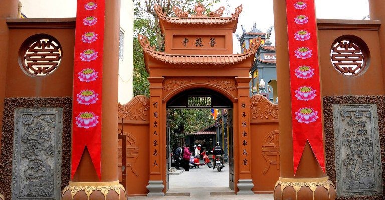 top-3-ngoi-chua-gan-chung-cu-90-nguyen-tuan-quan-thanh-xuan-n17t-onehousing-1