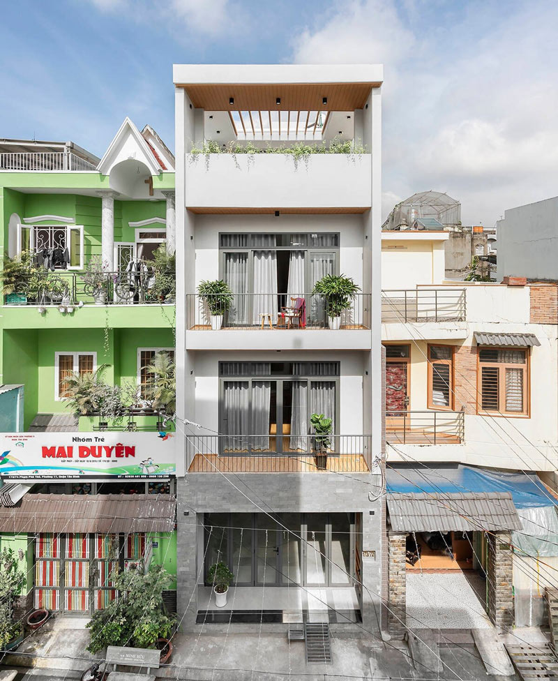 ban-cong-nha-ong-dep-4 Thiết kế ban công nhà ống phong cách hiện đại