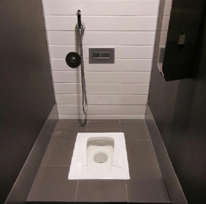 Bồn cầu ngồi xổm