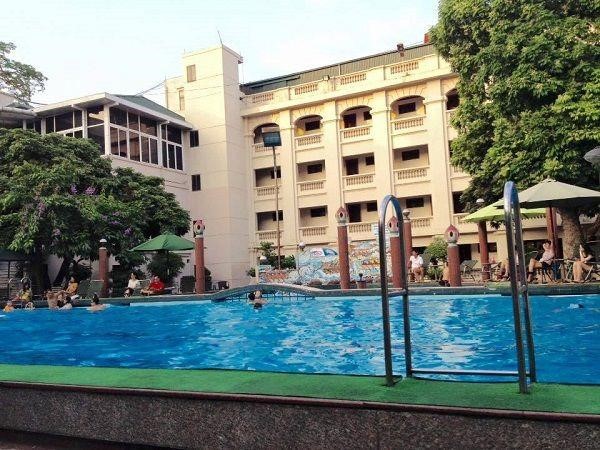 Bể bơi khách sạn Quân đội