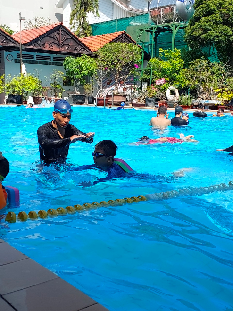 Bể bơi Trần Lâm