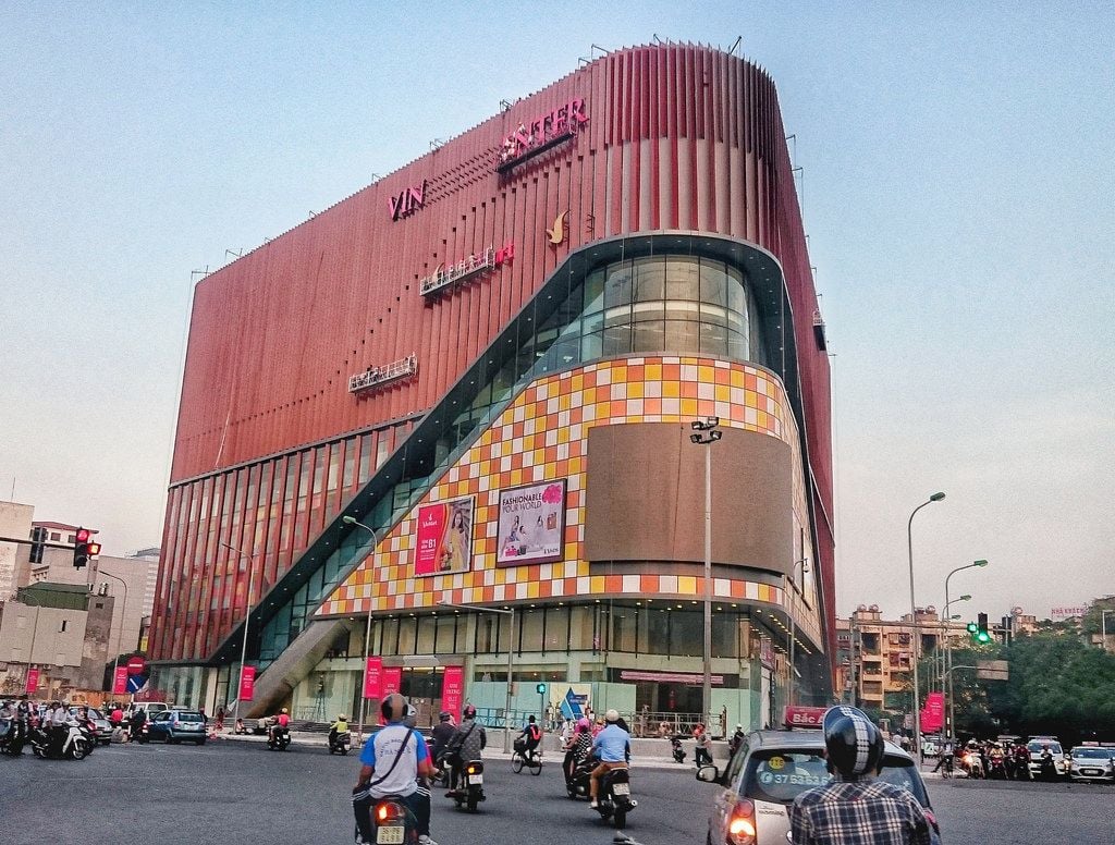 Vincom Phạm Ngọc Thạch nhìn từ bên ngoài