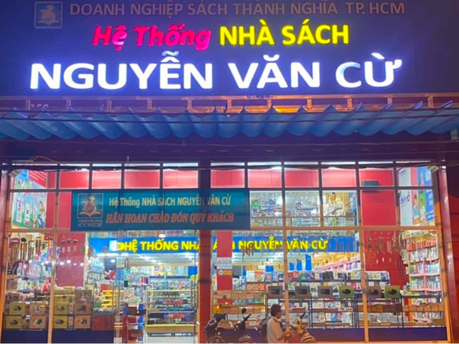 nha sach nguyen van cu gan chung cu tan phu idico