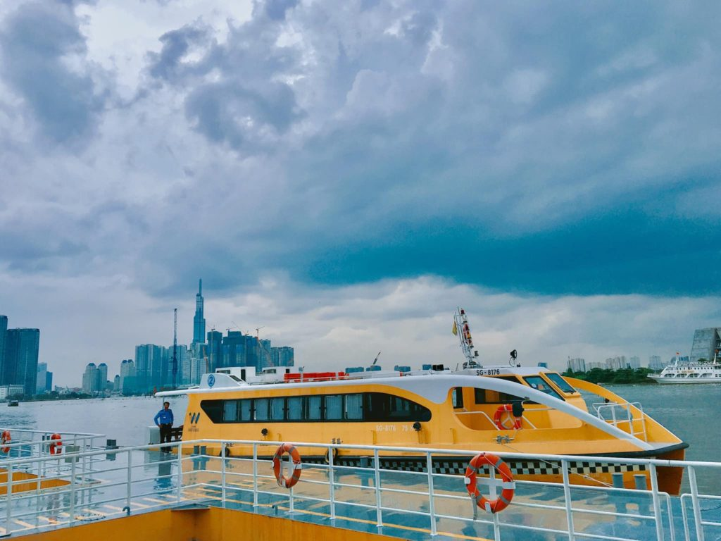 huong-dan-cach-dat-ve-xe-bus-tren-song-sai-gon-nhanh-chong-va-thuan-tien-onehousing-1