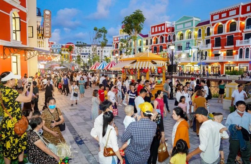 Ẩm thực đa quốc gia, văn hóa tập hợp tại Mega Grand World Hà Nội