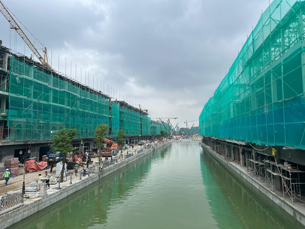 Mega Grand World Hà Nội đang cấp tốc xây dựng để kịp tiến độ bàn giao vào tháng 12/2023