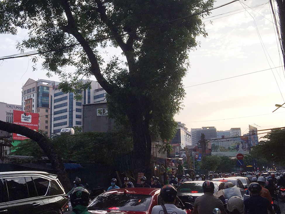 image_upload_1698053626_2 nha-mat-ngo-cach-duong-de-la-thanh-200m-quan-dong-da-co-gia-ban-bao-nhieu-onehousing-2