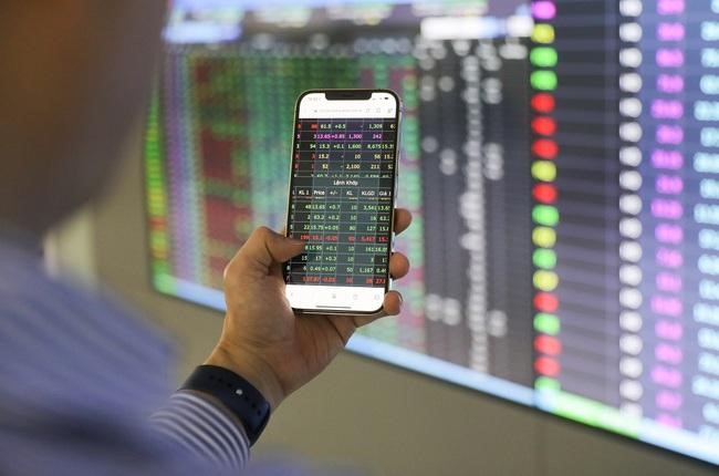 image_upload_1718594252_2 nha-dau-tu-nen-lam-gi-khi-thi-truong-xanh-vo-do-long-onehousing-2