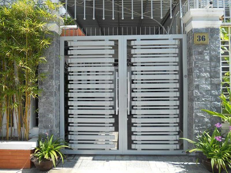 mau-cua-cong-sat-2-canh-2 Ưu điểm của cửa cổng sắt 2 cánh