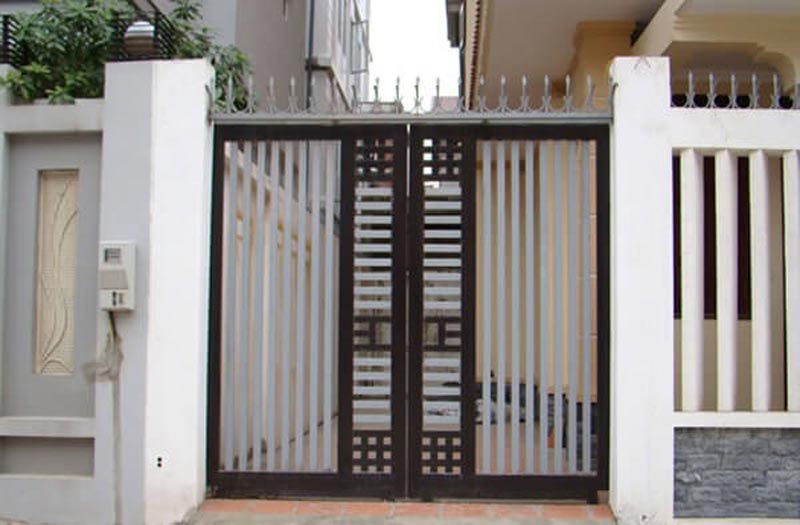 mau-cua-cong-sat-2-canh-3 Nhược điểm của cửa cổng sắt 2 cánh