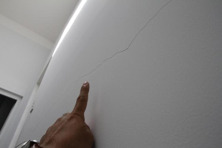 20191025105357-566e tường nhà bị nứt